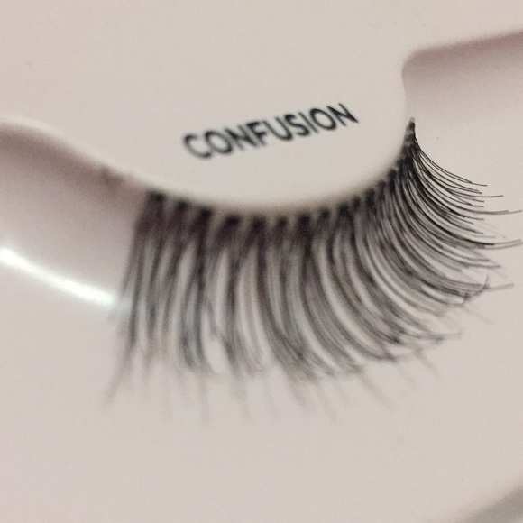 False Eylashes - Picture 2 of 3